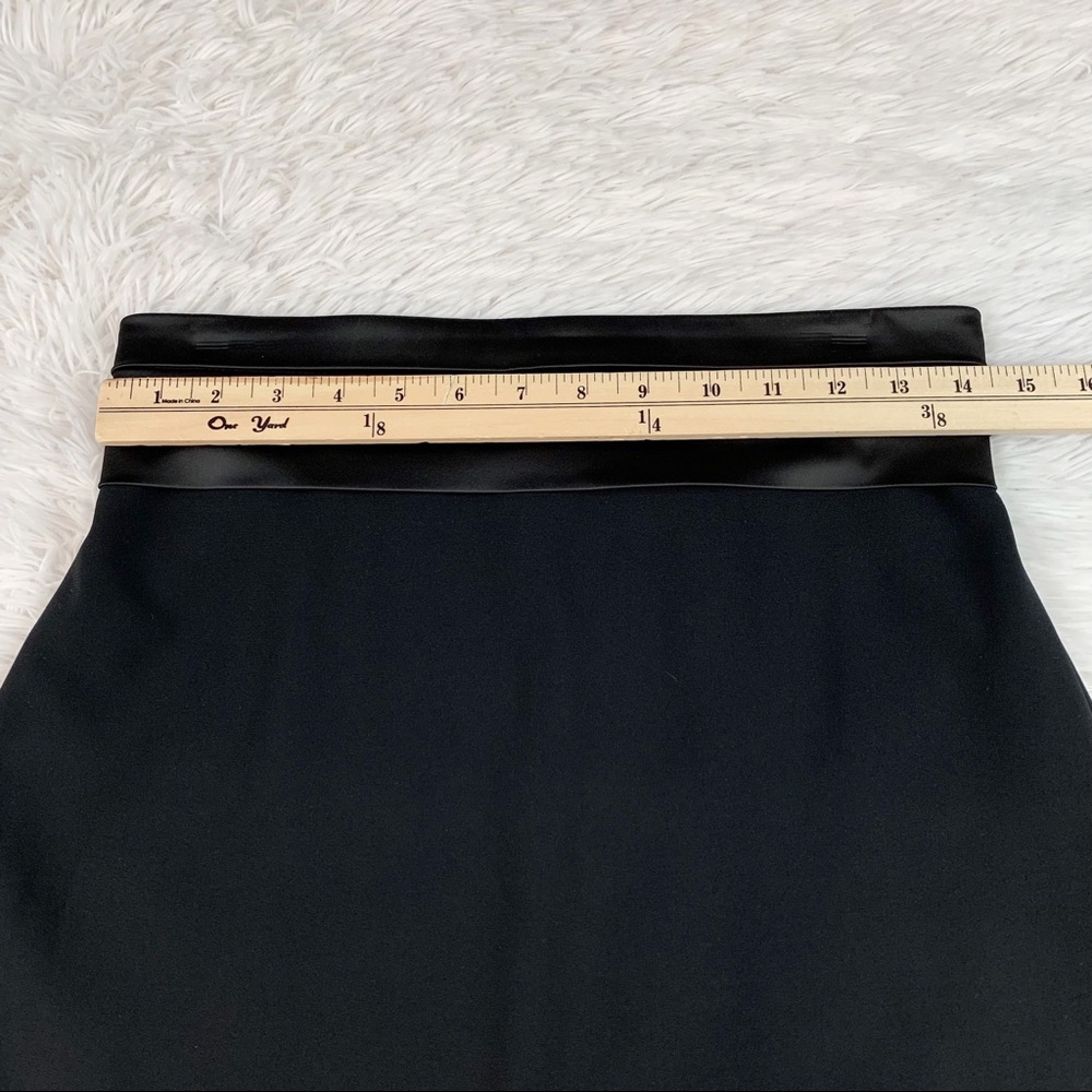 St. John knee length tuxedo pencil Skirt satin pleated waist in black workwear - Picture 5 of 11